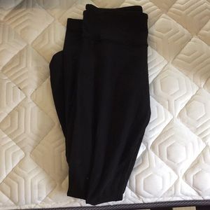 Lululemon black full length wonder under pants